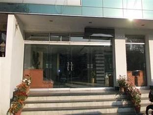 Hotel Amber Лакнау Екстериор снимка